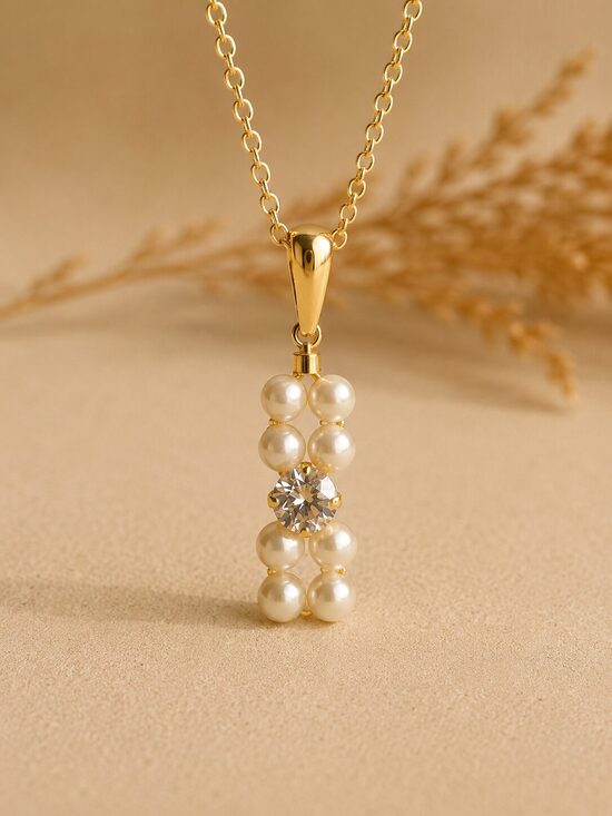 8 Pērļu vijuma kulona kaklarota ar Swarovski kristālu "Ruby" white