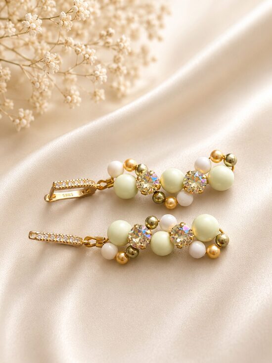 Sudraba pērļu vijuma auskari "Linda"- Pastel Green