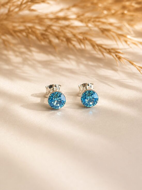 "6mm Sudraba nagliņauskari ar Swarovski kristālu ""Tesa""    ReCreated Ice Blue Moonlight "