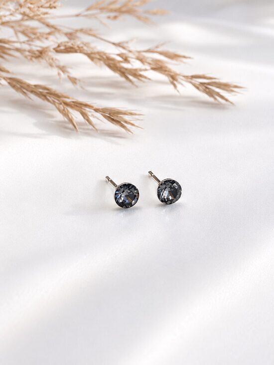 4mm Sudraba nagliņauskari ar Swarovski kristālu "Tesa" Silver night