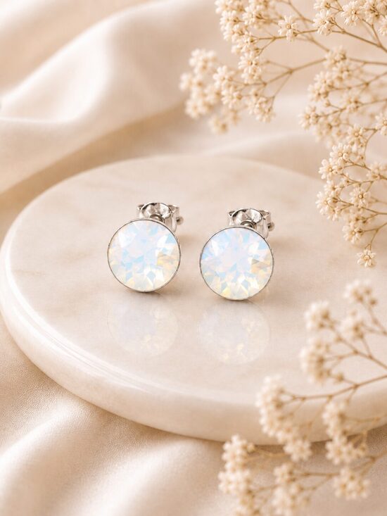 8mm Sudraba nagliņauskari ar Swarovski kristālu "Tesa" White Opal Moonlight