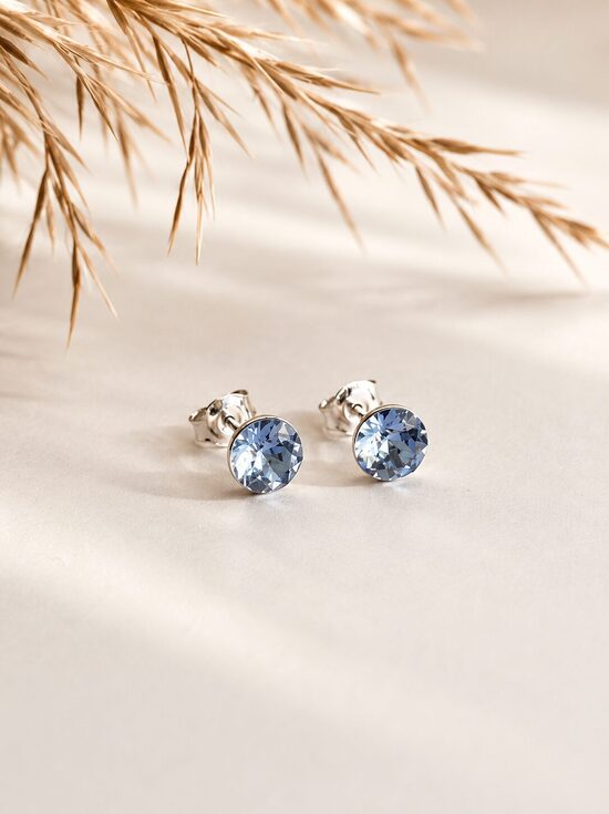 6mm Sudraba nagliņauskari ar Swarovski kristālu "Tesa" Light sapphire
